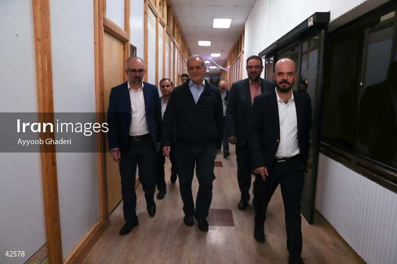 Massoud Pezeshkian on the "Safe Aval (Prime Row)" program on the News Network