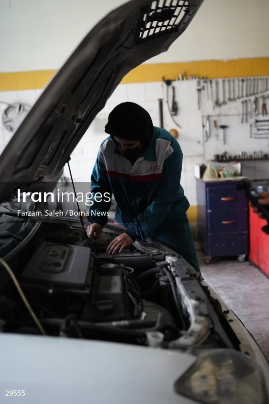 Car repair shop for women in Abshenasan Auto Technical Examination Center