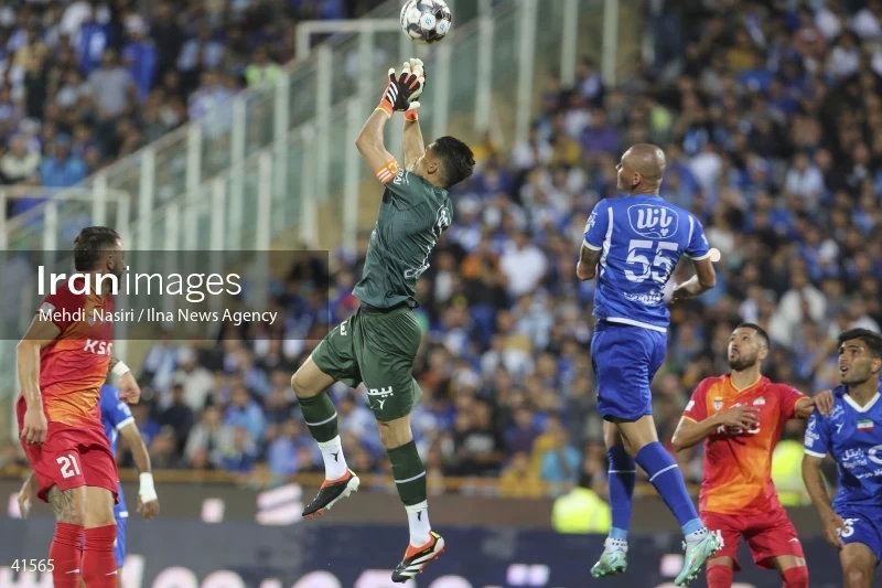 Esteghlal F.C. - Foolad F.C.