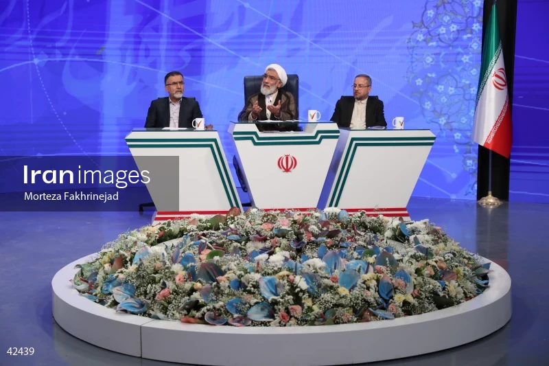 Mostafa Pourmohammadi on the Political Roundtable program on Channel Three