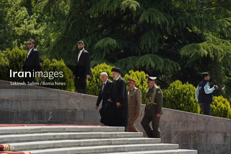 Ebrahim Raisi's official welcome to the President of Iraq