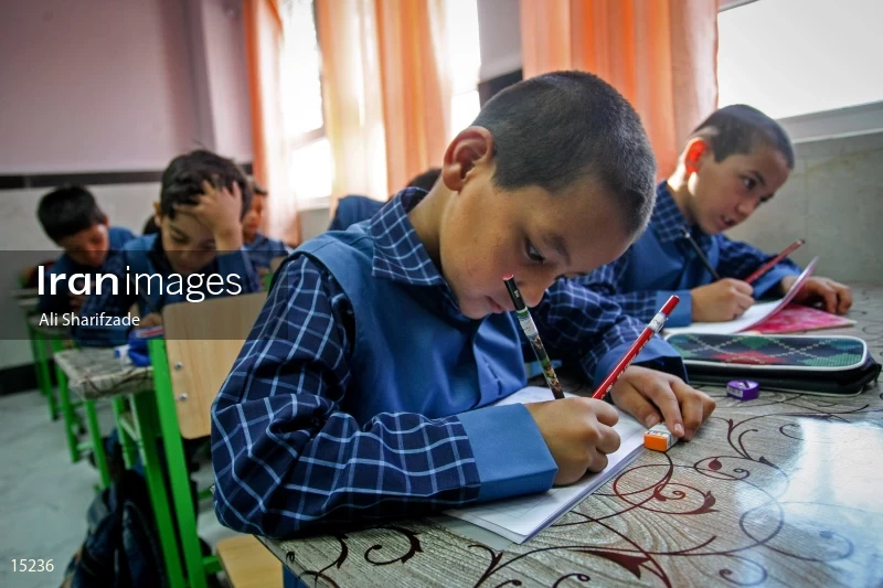 Afghan Kids Go to School by the Beginning of Autumn