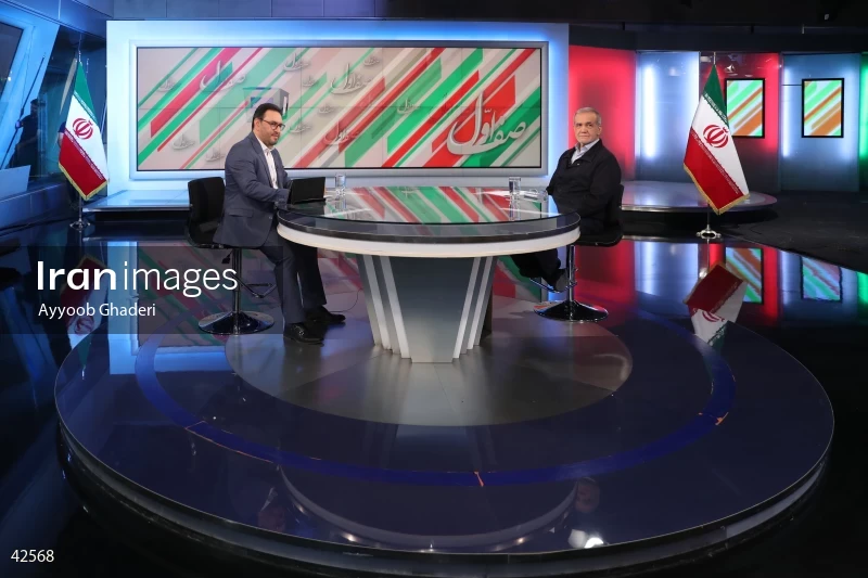 Massoud Pezeshkian on the "Safe Aval (Prime Row)" program on the News Network