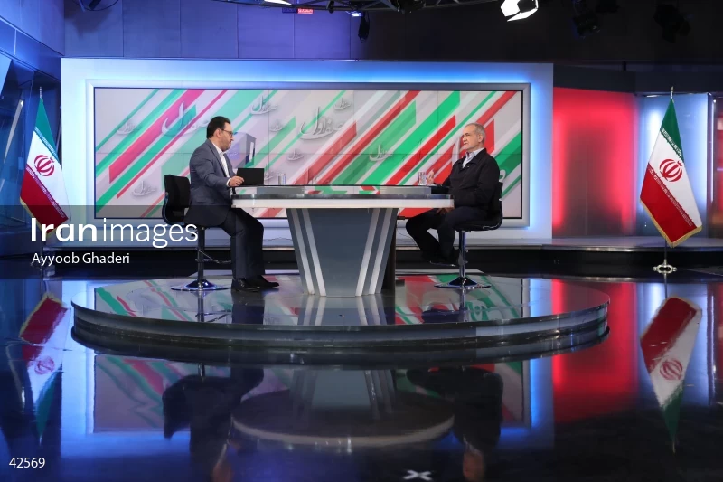 Massoud Pezeshkian on the "Safe Aval (Prime Row)" program on the News Network
