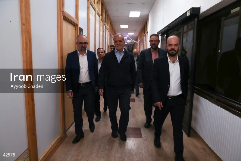Massoud Pezeshkian on the "Safe Aval (Prime Row)" program on the News Network
