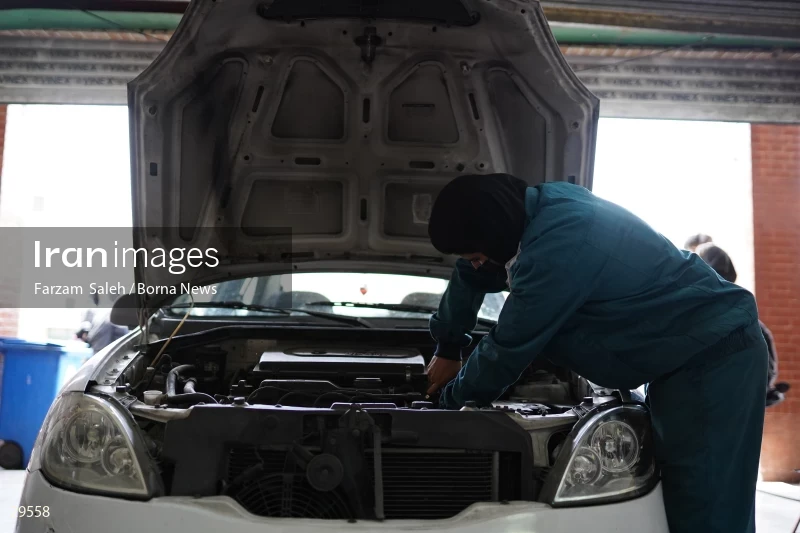 Car repair shop for women in Abshenasan Auto Technical Examination Center