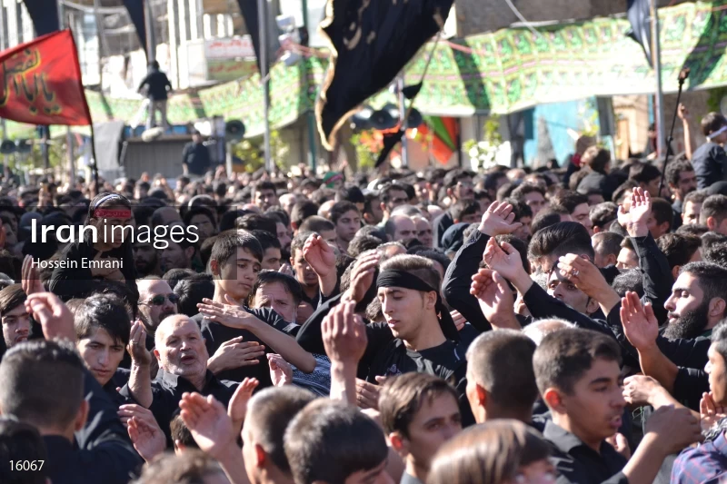 Mourning people in Zanjan