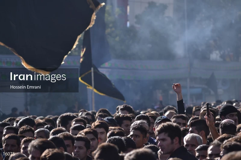 Mourning people in Zanjan