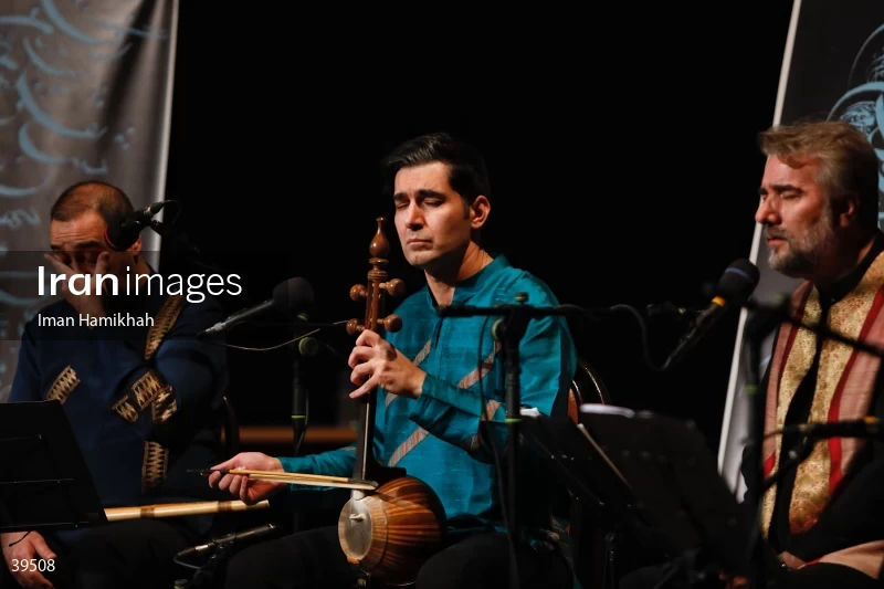 Concert of Hamidreza Nurbakhsh and Qamar group