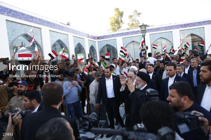 President Ebrahim Raisi in the holy shrine of Hazrat Zeinab (PBUH)