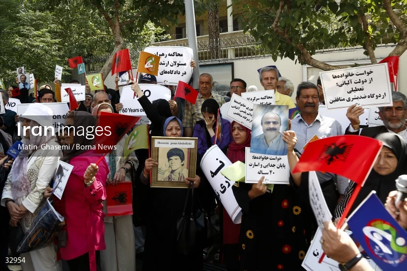 Gathering of "Nejat Society" members in front of the Red Cross office in Tehran