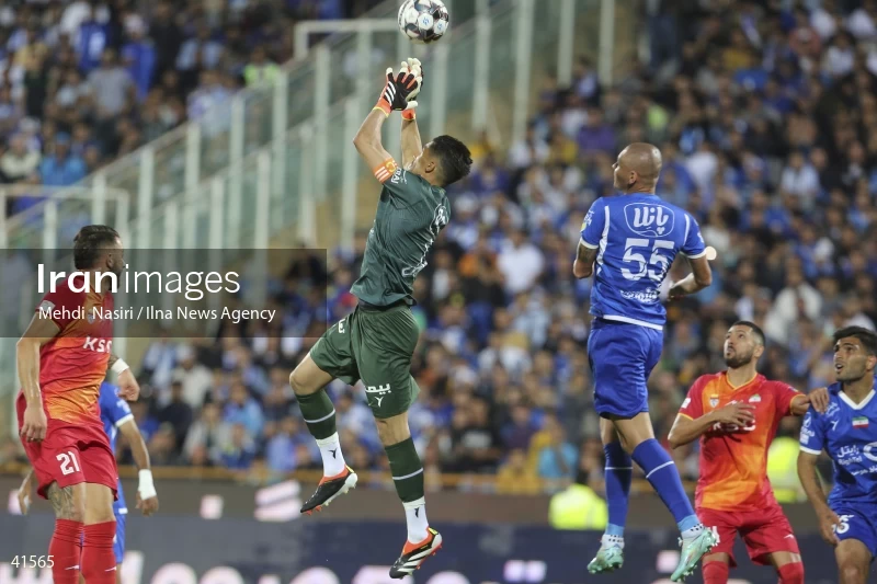 Esteghlal F.C. - Foolad F.C.