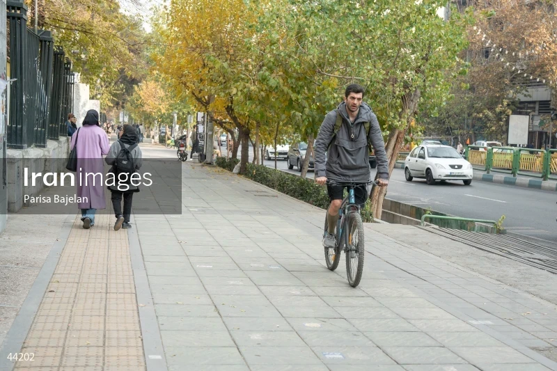 Atmosphere of Enghelab Street, Tehran on Student Day 1404