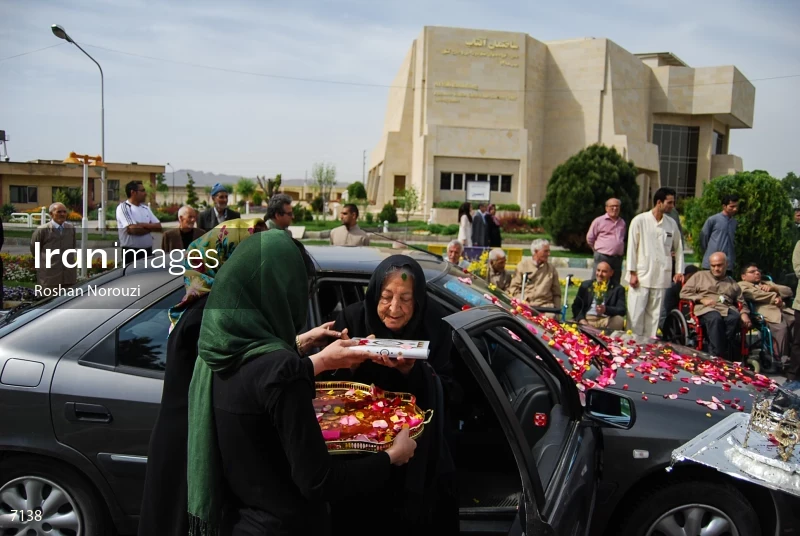 Ashraf Ghandehari (Bahadorzadeh)