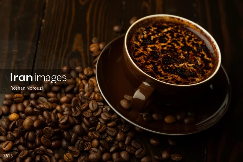 Café con leche with Coffee beans