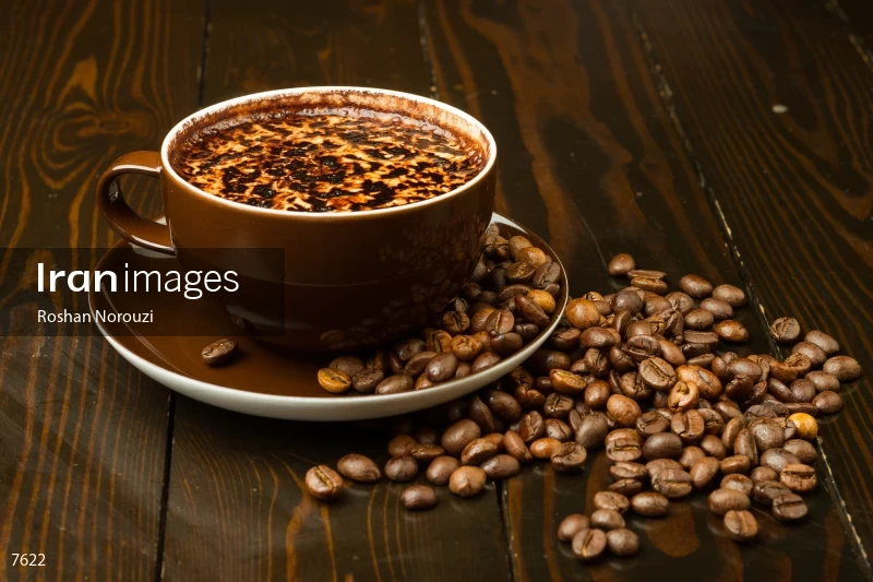 Café con leche with Coffee beans