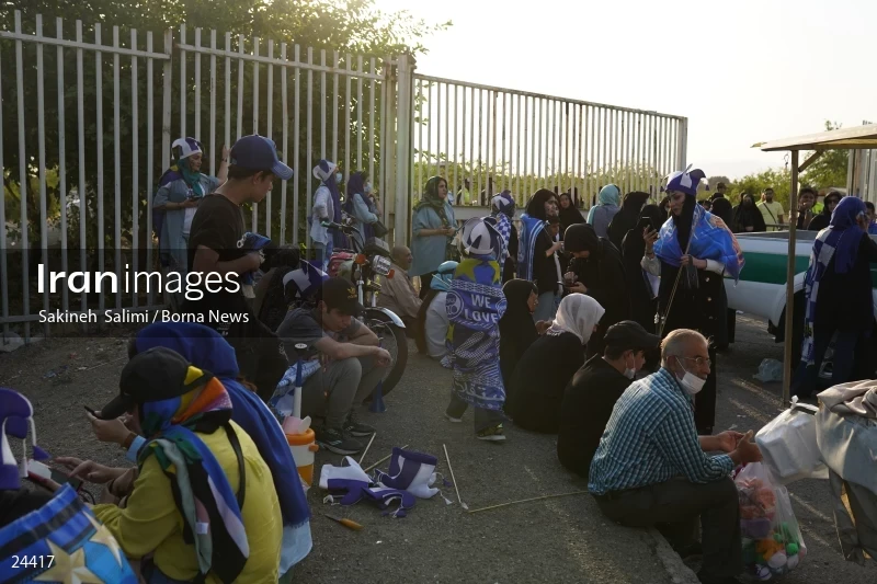 The first attendance of women in the stadium in a match of the Premier Football League of Iran