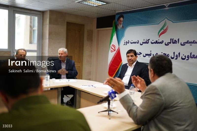 First vice president visits Pachenar Bazaar in Tehran
