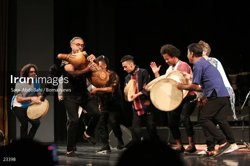 Lian music band concert