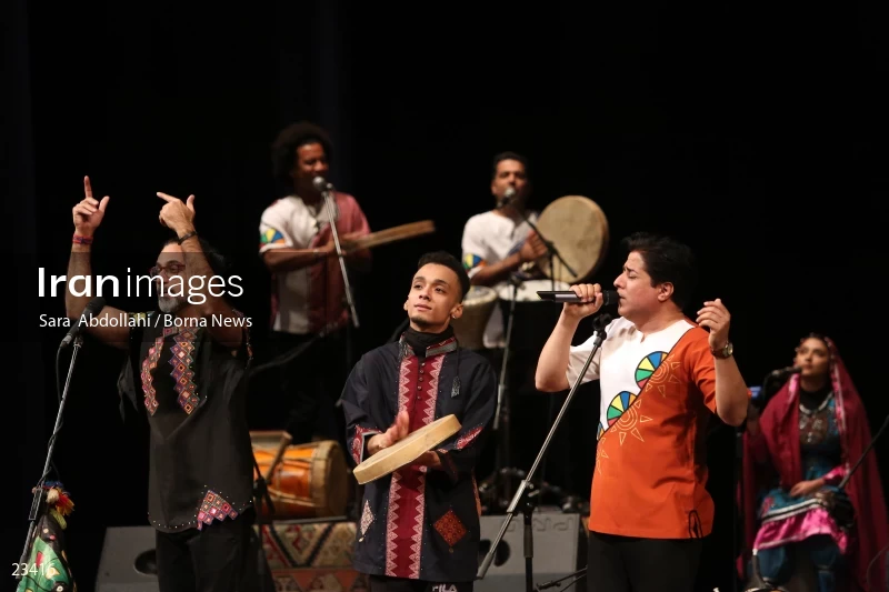 Lian music band concert