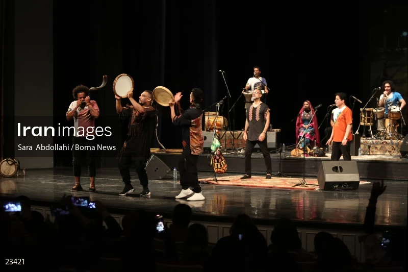 Lian music band concert