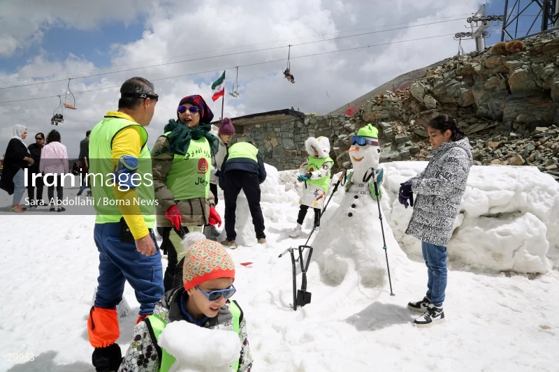 Snowman Festival in Tochal