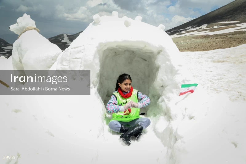 Snowman Festival in Tochal