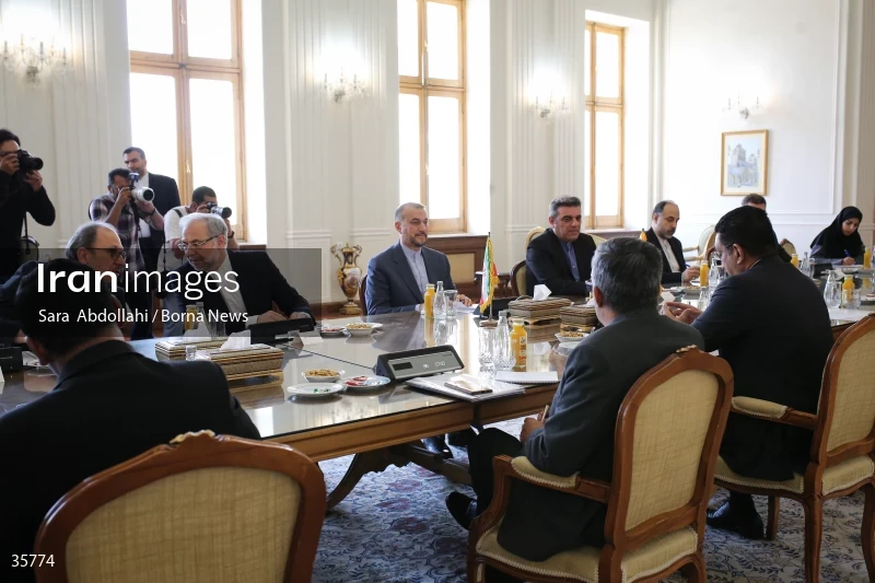 Iran and Sri Lanka FMs meet