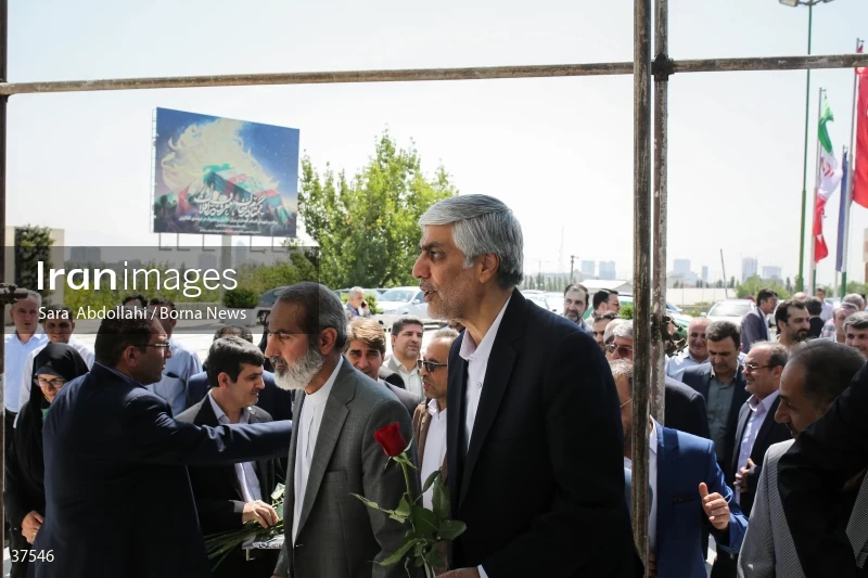 The presence of Kioumars Hashemi at the Tomb of the Unknown Martyrs