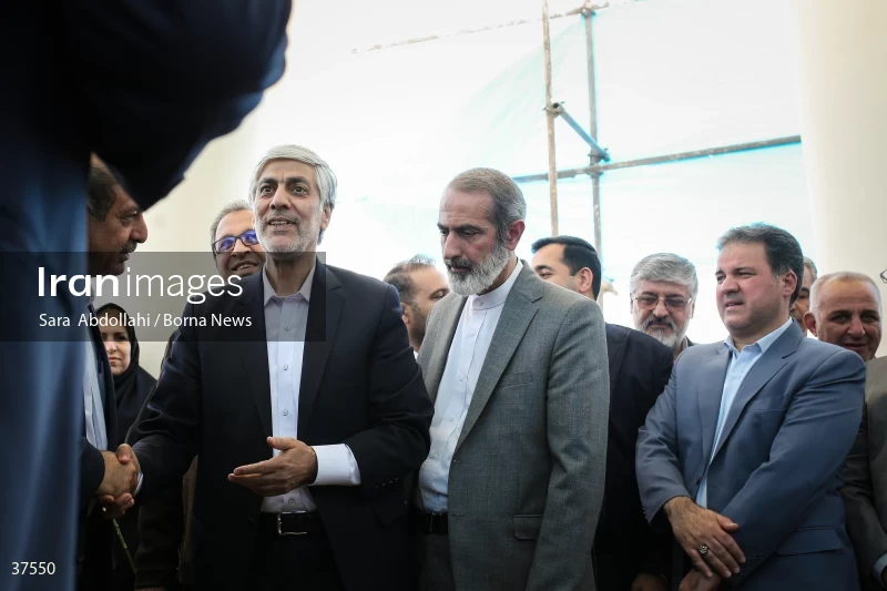 The presence of Kioumars Hashemi at the Tomb of the Unknown Martyrs