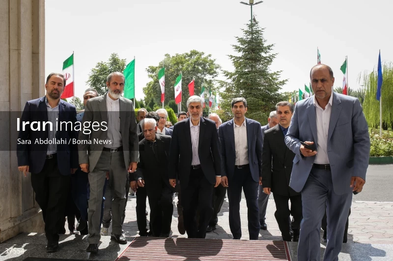 The presence of Kioumars Hashemi at the Tomb of the Unknown Martyrs