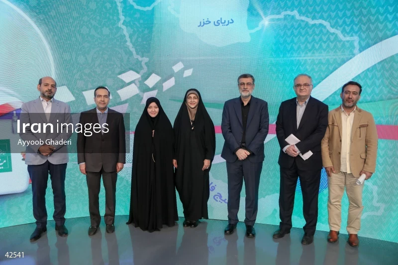 Seyed Amir-Hossein Ghazizadeh Hashemi on the Cultural Roundtable program on Channel Two