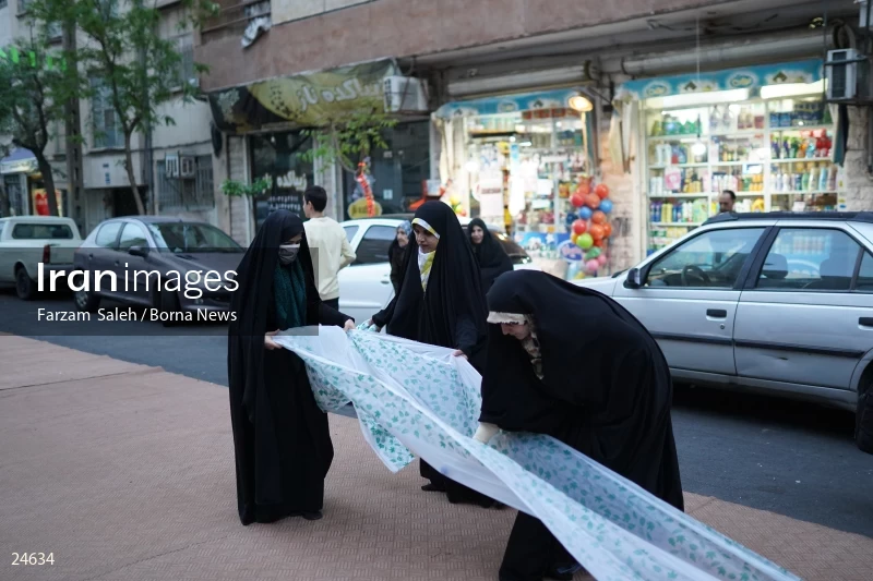 Iftar banquet ceremony in Tehran streets