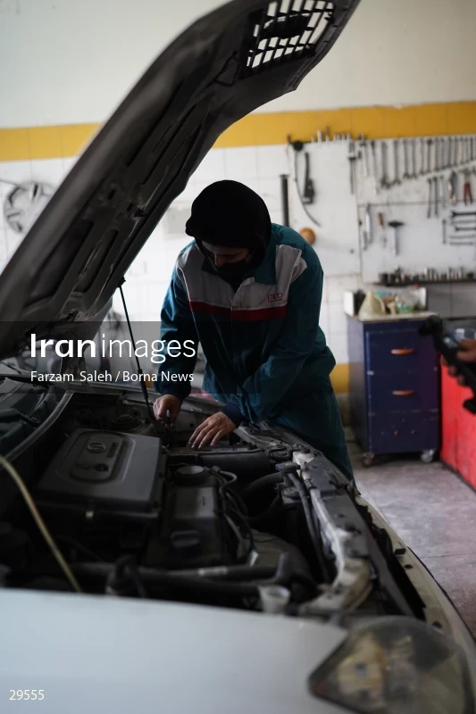 Car repair shop for women in Abshenasan Auto Technical Examination Center