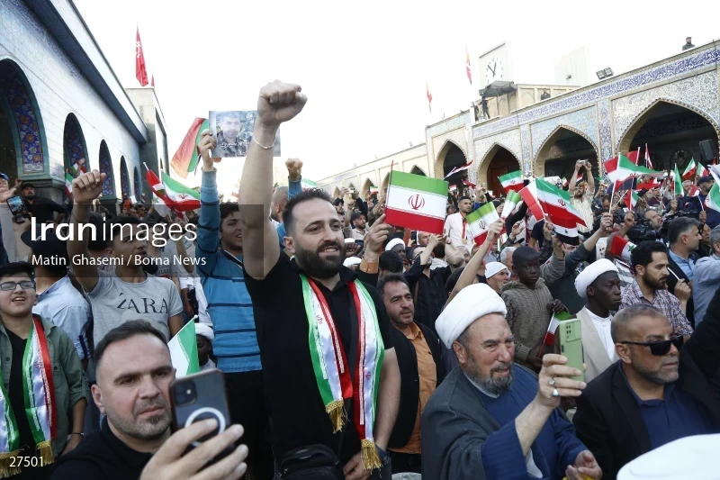 President Ebrahim Raisi in the holy shrine of Hazrat Zeinab (PBUH)