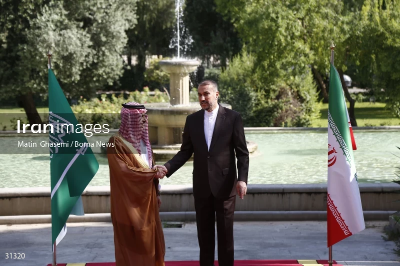 Meeting between the foreign ministers of Iran and Saudi Arabia