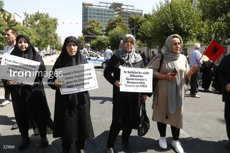 Gathering of "Nejat Society" members in front of the Red Cross office in Tehran