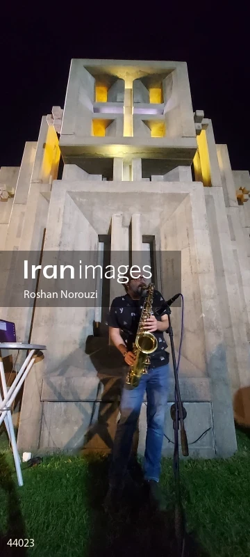 Saxophonist
