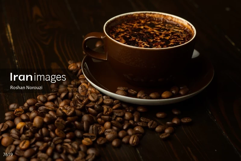 Café con leche with Coffee beans