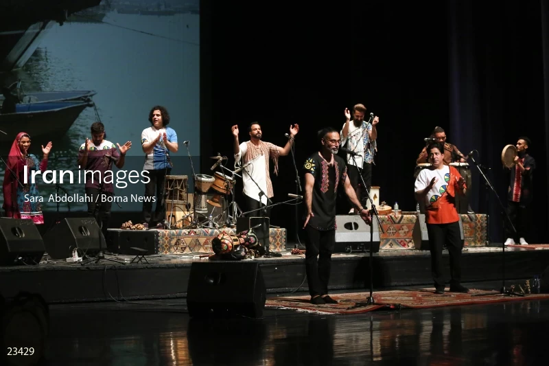 Lian music band concert