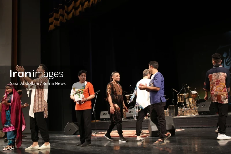 Lian music band concert