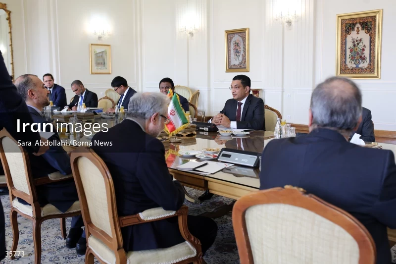 Iran and Sri Lanka FMs meet