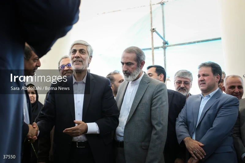 The presence of Kioumars Hashemi at the Tomb of the Unknown Martyrs